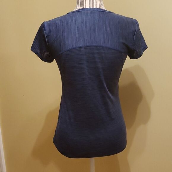 ATHLETA Extra Small workout shirt - Picture 2 of 8